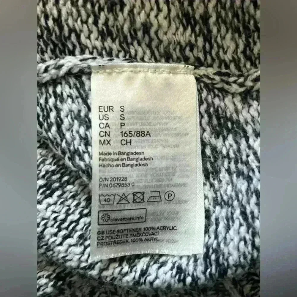Divided H&M Sweater Black Gray Marled Sweater Top Fall Soft Cozy Knit Small